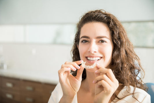 Invisible vs. Traditional Retainers: A Simple Guide